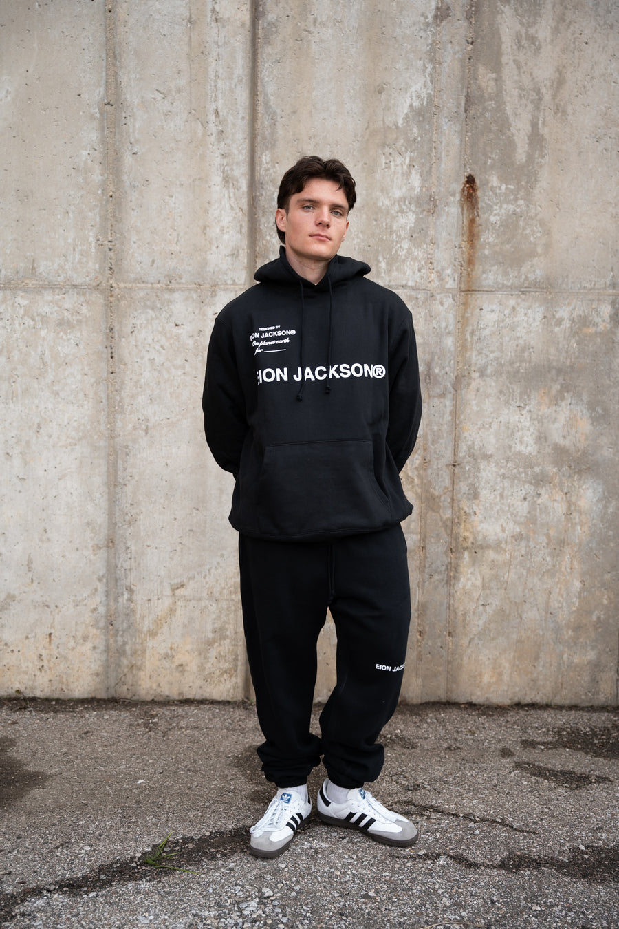 EION JACKSON® HOODIE [BLACK]